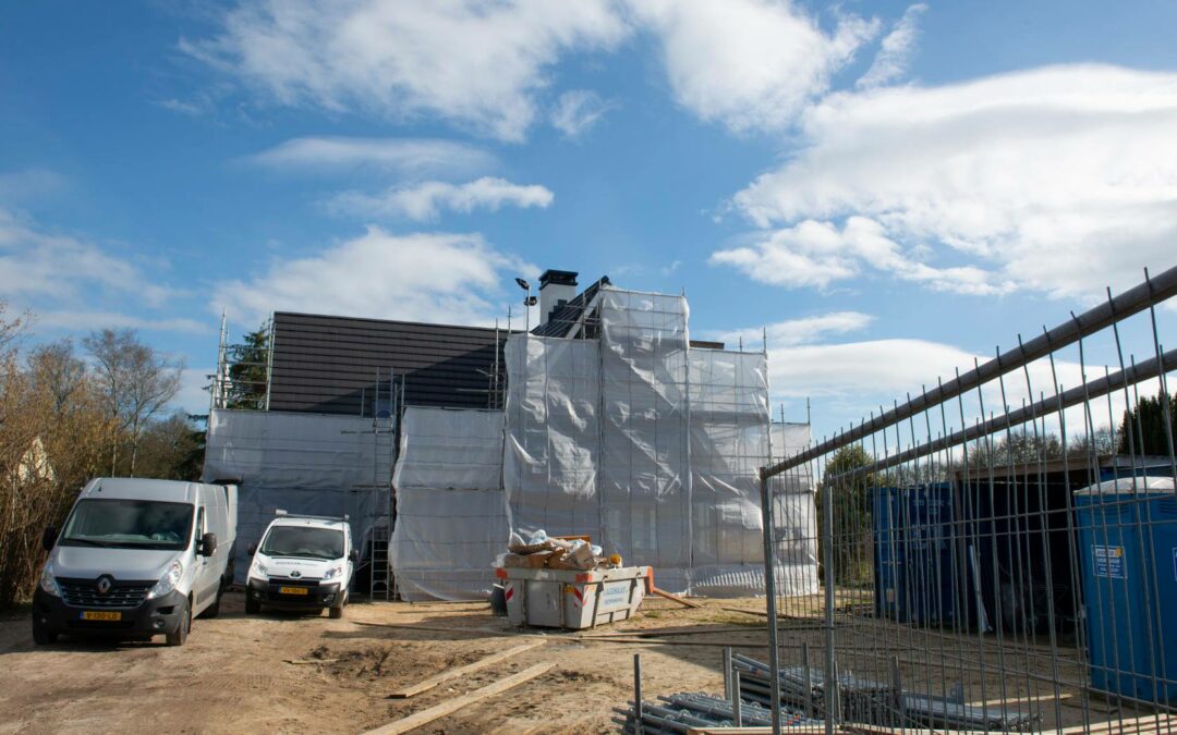 Gestucte ruimtes, getegelde badkamer