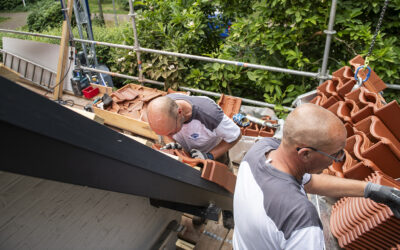 Nieuwe dakpannen op vrijstaande woning